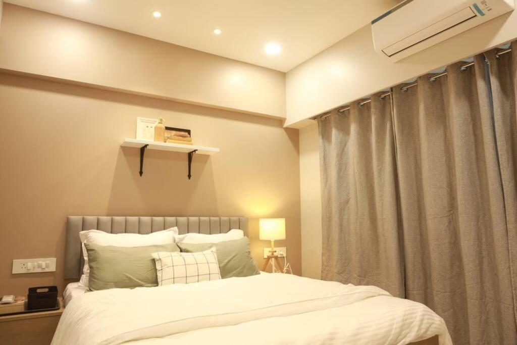 Downtown 2 And Half Bhk Appt Mahalaxmi, 1201 Apartament Bombaj
